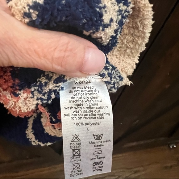 Wanna Be Aztec Sweater - NWOT - Picture 4 of 5